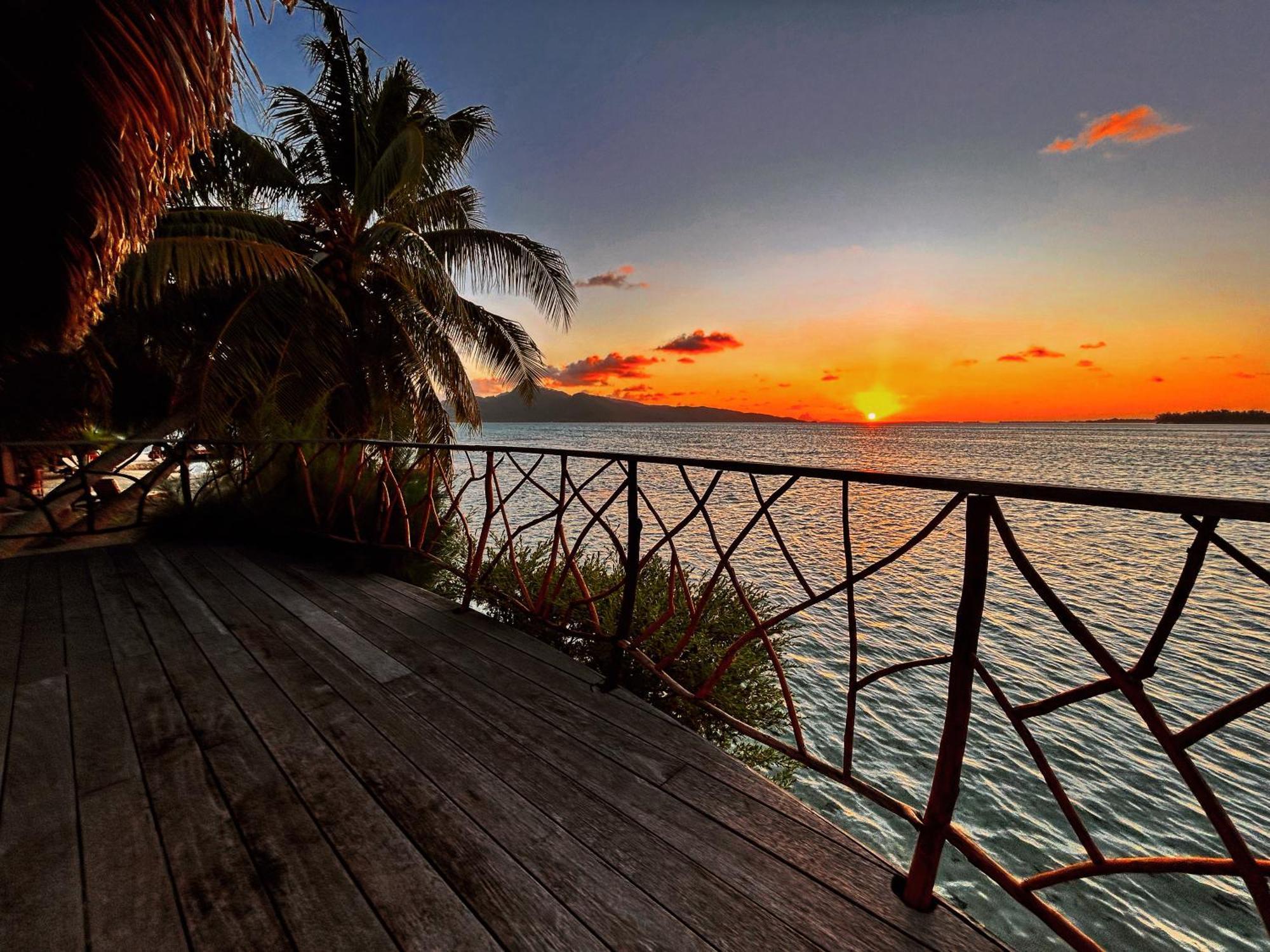 Eden Private Island Tahaa Hotel Patio  ภายนอก รูปภาพ